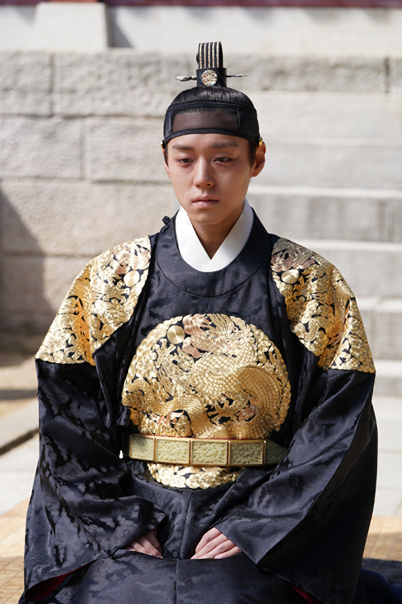 배우 박지훈이 영화 '왕과 사는 남자'에서 열연하고 있다. [사진=(주)쇼박스]