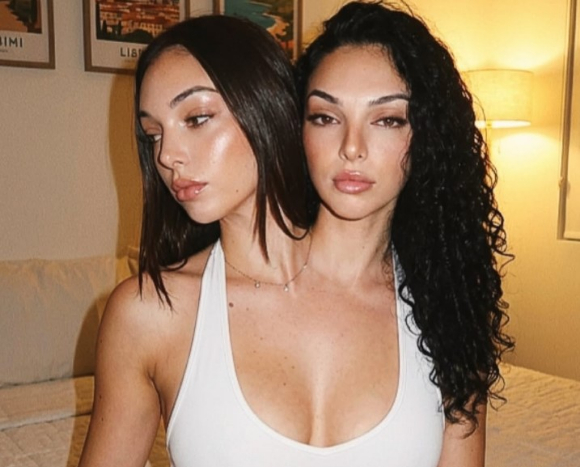 자신들이 미국에 사는 샴쌍둥이 자매라고 주장한 발레리아와 카밀라 계정이 AI로 드러났다. [사진=인스타그램 @itsvaleriaandcamila]