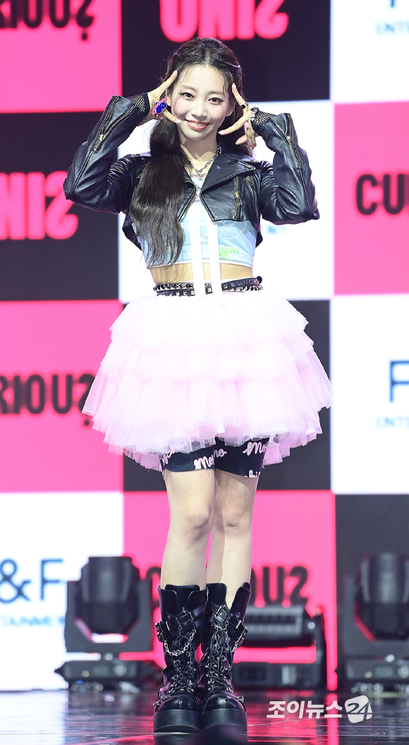 그룹 유니스(UNIS) 나나가 6일 오후 서울 광진구 예스24 라이브홀에서 열린 첫 싱글앨범 '큐리어스'(CURIOUS) 쇼케이스에 참석하고 있다. [사진=정소희 기자]