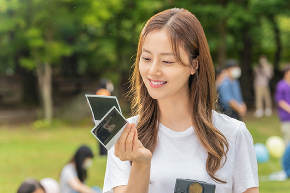 배우 권상우와 문채원이 영화 '하트맨'에서 열연하고 있다. [사진=롯데엔터테인먼트]