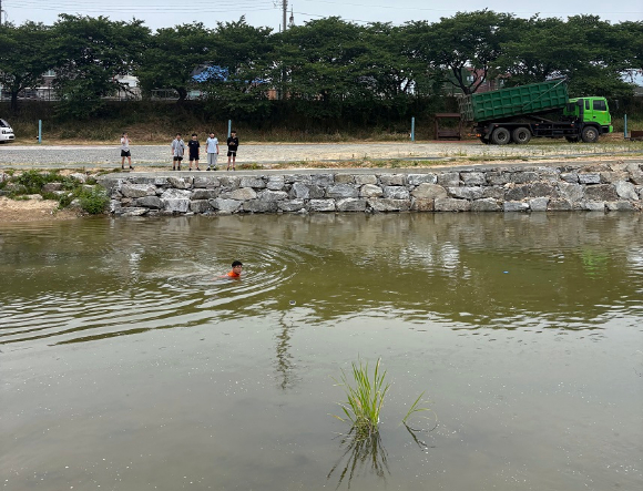 충남 서산시 해미면 해미천 사고 현장 [사진=충남소방본부]