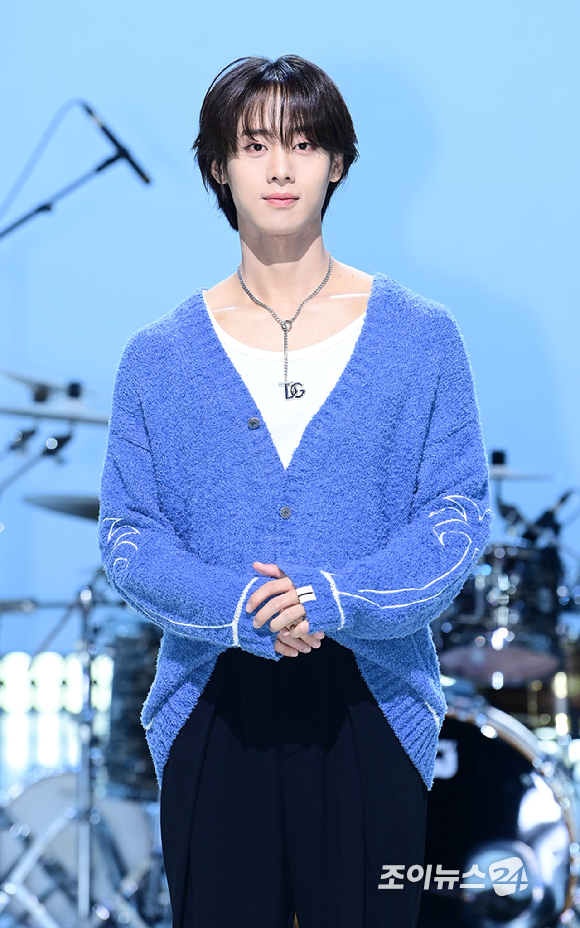 밴드 하이파이유니콘 김현율이 13일 오후 서울 마포구 상암동 MBC 공개홀에서 열린 Hi-Fi Un!corn(하이파이유니콘) Single Album 'Teenage Blue' 발매 쇼케이스에 참석하고 있다. [사진=정소희 기자]