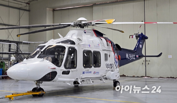 지난 6일 충남 예산 유아이헬리콥터 MRO센터에서 닥터헬기가 정기점검을 받고 있다. [사진=최란 기자]