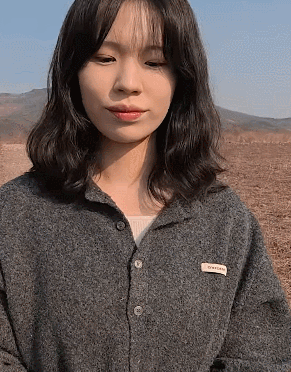 최지호 주무관이 충TV의 새 멤버를 소개했다. [사진=충주시 유튜브 캡처]