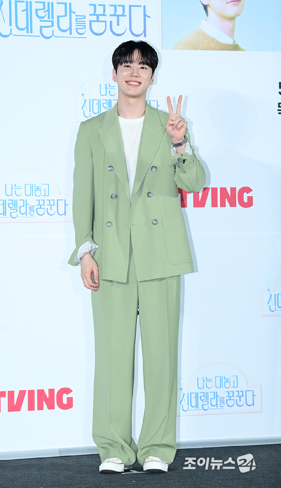 배우 이준영이 29일 오전 서울 CGV 용산아이파크몰에서 열린 티빙 오리지널 시리즈 '나는 대놓고 신데렐라를 꿈꾼다' 제작발표회에 참석하고 있다. [사진=정소희 기자]