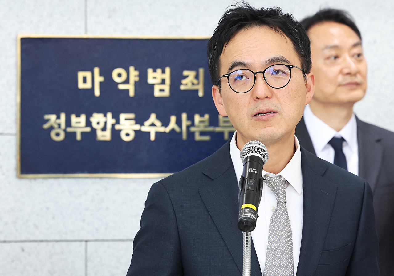 구자현 대검찰청 차장검사(검찰총장 직무대행)가 지난 21일 경기도 수원시 영통구 수원지방검찰청에서 열린 '마약범죄 정부합동수사본부' 출범식에서 격려사를 하고 있다. 2025.11.21 [사진=연합뉴스]