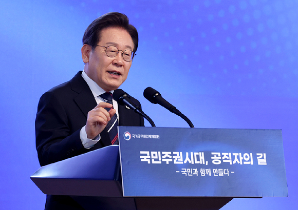 이재명 대통령이 지난 10일 서울 용산 대통령실 청사에서 열린 3차 수석·보좌관 회의에서 발언하고 있다. [사진=연합뉴스]