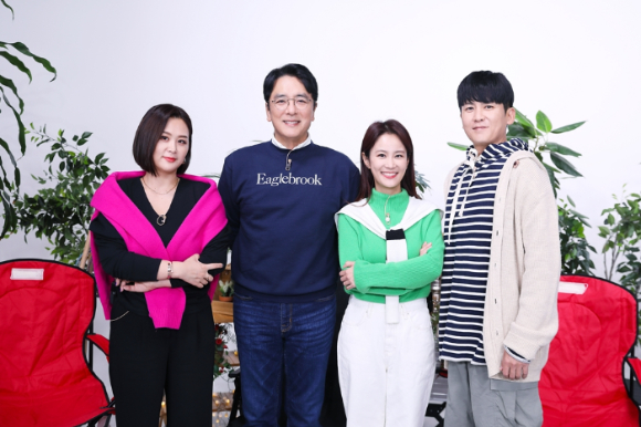 김승우X홍경민X김지민X박정원이 MBN 신규 프로그램 ‘캠핑 인 러브’의 4MC로 발탁됐다. [사진=MBN]