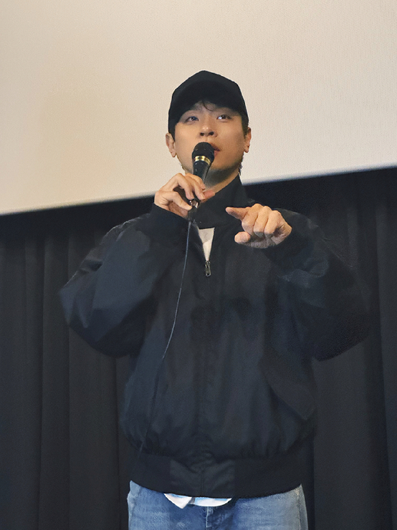 배우 박정민이 영화 '휴민트' 충주 무대인사에 참석해 관객을 만나고 있다. [사진=NEW]