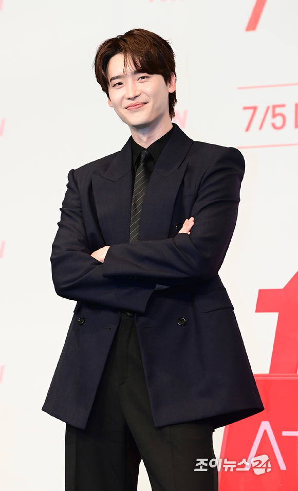 배우 이종석이 1일 오후 서울 영등포구 더링크서울 트리뷰트포트폴리오 호텔에서 열린 tvN 새 토일드라마 '서초동' 제작발표회에 참석하고 있다. [사진=정소희 기자]