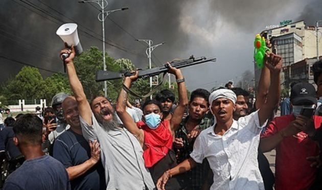 분노한 학생들 거리로 네팔 시민들이 지난 8일(현지시간) 수도 카트만두의 의사당 인근에서 정부의 SNS 차단 조처에 항의하는 시위를 하고 있다. [사진=AFP/연합뉴스]