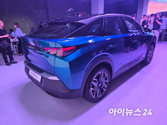 푸조 '3008 스마트 하이브리드' 정측면. [사진=김종성 기자]