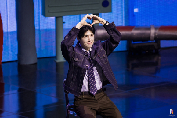 배우 김선호가 2026 김선호 팬미팅 '러브 팩토리' 아시아 투어 서울 공연에서 팬들을 만나고 있다. [사진=판타지오]