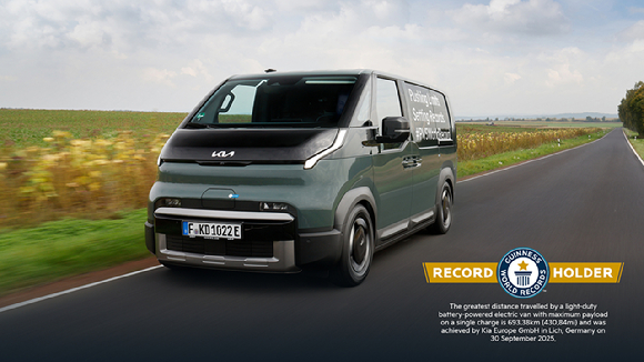 기아 'PV5' 카고 모델. 최대 적재중량을 싣고 1회 충전 가장 긴 주행 거리인 693.38km를 달성한 전기 경상용차로 기네스 세계 기록에 등재됐다. [사진=기아]
