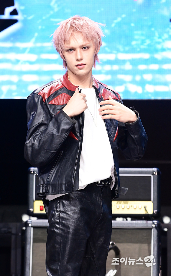 밴드 에이엠피 크루가 21일 오후 서울 서대문구 예스24 원더로크홀에서 열린 AxMxP(에이엠피) 첫 번째 미니앨범 'Amplify My Way'(앰플리파이 마이 웨이) 프레스 쇼케이스에 참석하고 있다. [사진=정소희 기자]