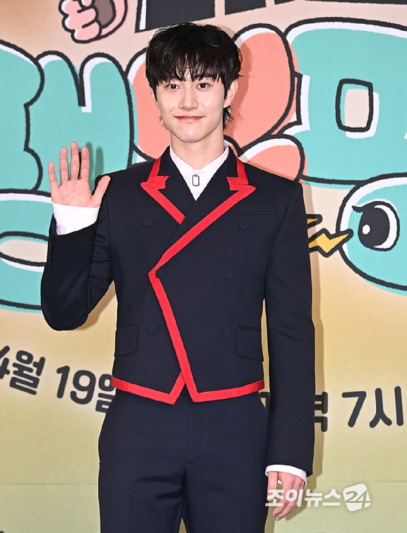 배우 곽동연이 17일 오후 서울 마포구 스탠포드호텔 JTBC 예능 프로그램 '대결! 팽봉팽봉' 제작발표회에서 포토타임을 갖고 있다. [사진=곽영래 기자]