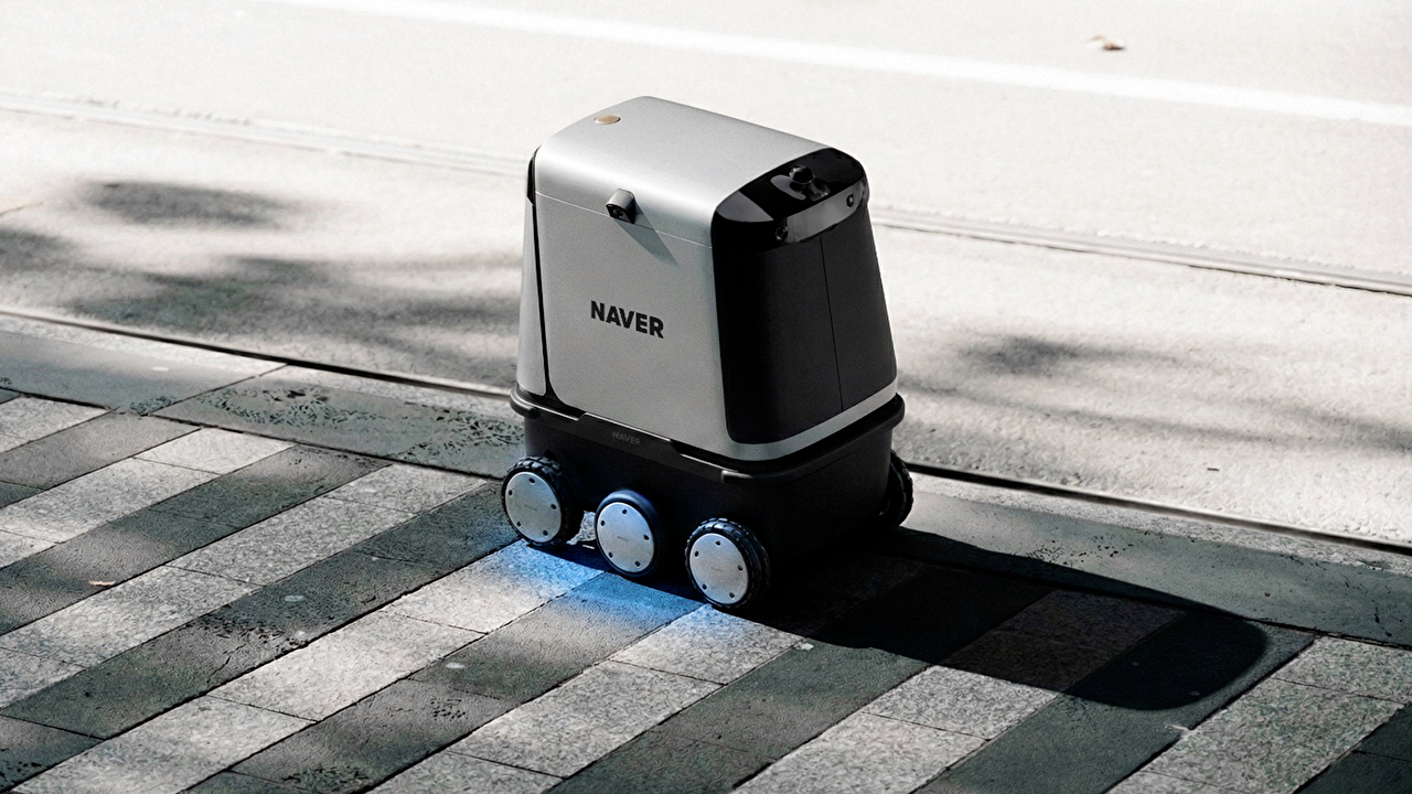 네이버 실외 자율주행 로봇 [사진=네이버]