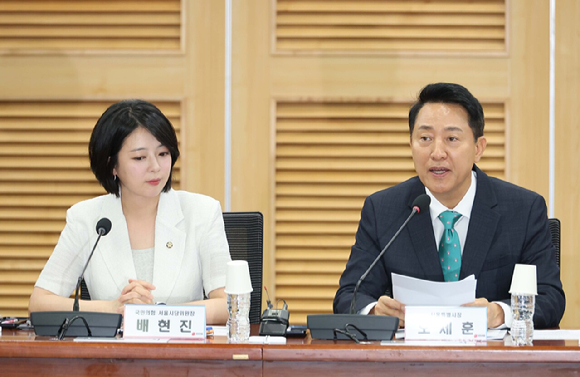 오세훈 서울시장이 19일 서울 여의도 국회 의원회관에서 열린 국민의힘 서울시당&middot;서울시 주최 '막힌 공급, 징벌적 과세: 8.13 부동산 대책 무엇이 문제인가' 토론회에서 발언하고 있다. [사진=연합뉴스]