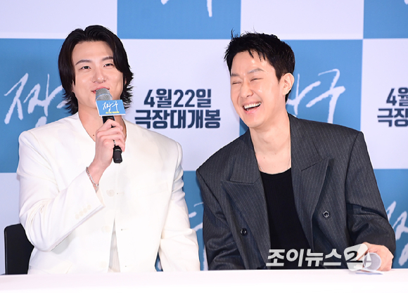 (왼쪽부터)신승호-권소현-정우-정수정-조범규가 16일 서울 CGV 용산아이파크몰에서 열린 영화 '짱구'(정우&middot;오성호 공동 연출) 언론시사회에 참석하고 있다. [사진=정소희 기자]