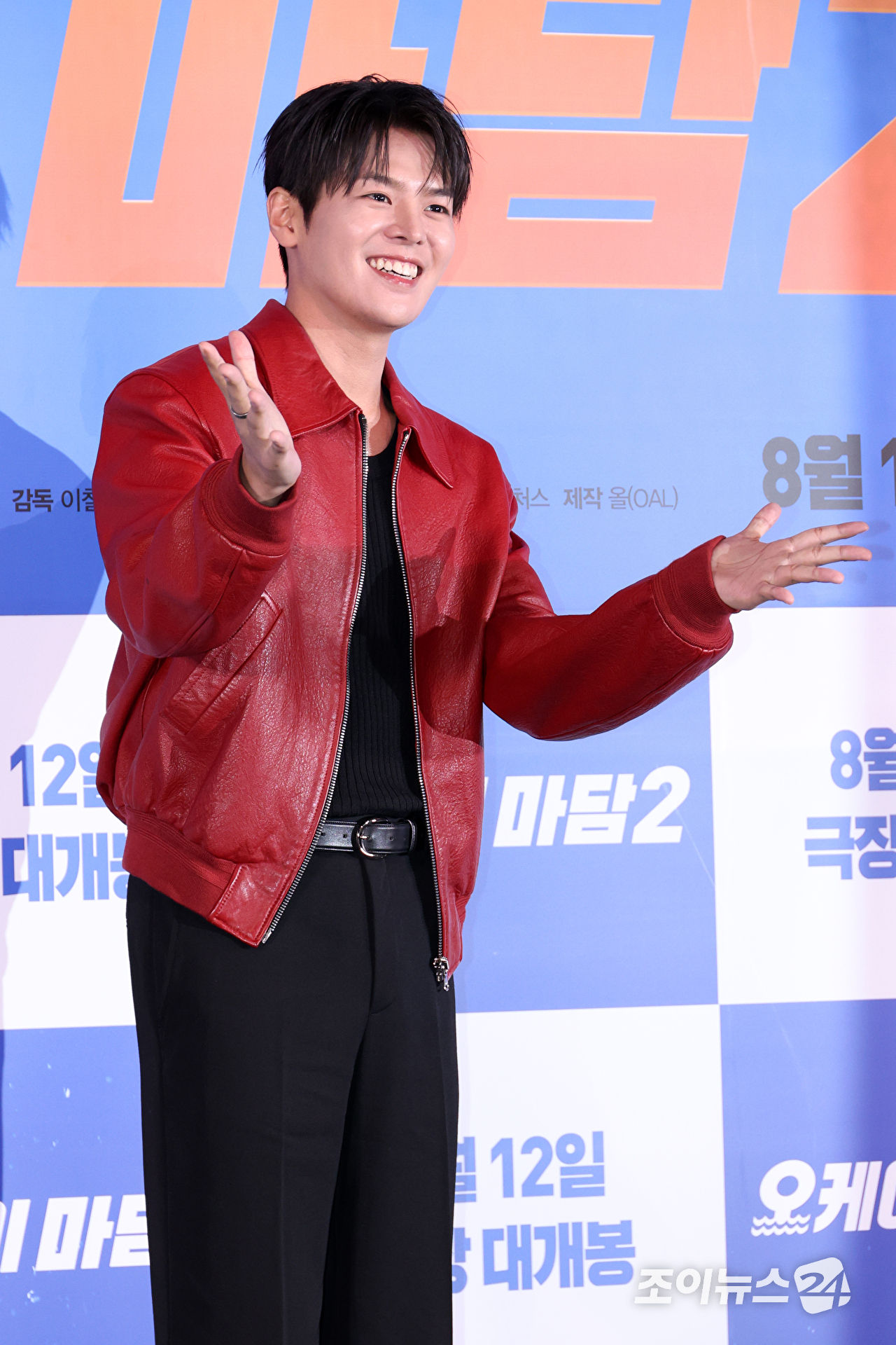 배우 려운이 27일 오후 서울 용산구 CGV 용산아이파크몰점에서 진행된 영화 '오케이 마담2'(감독 이철하) 언론시사회에 참석해 포즈를 취하고 있다. [사진=문수지 기자]