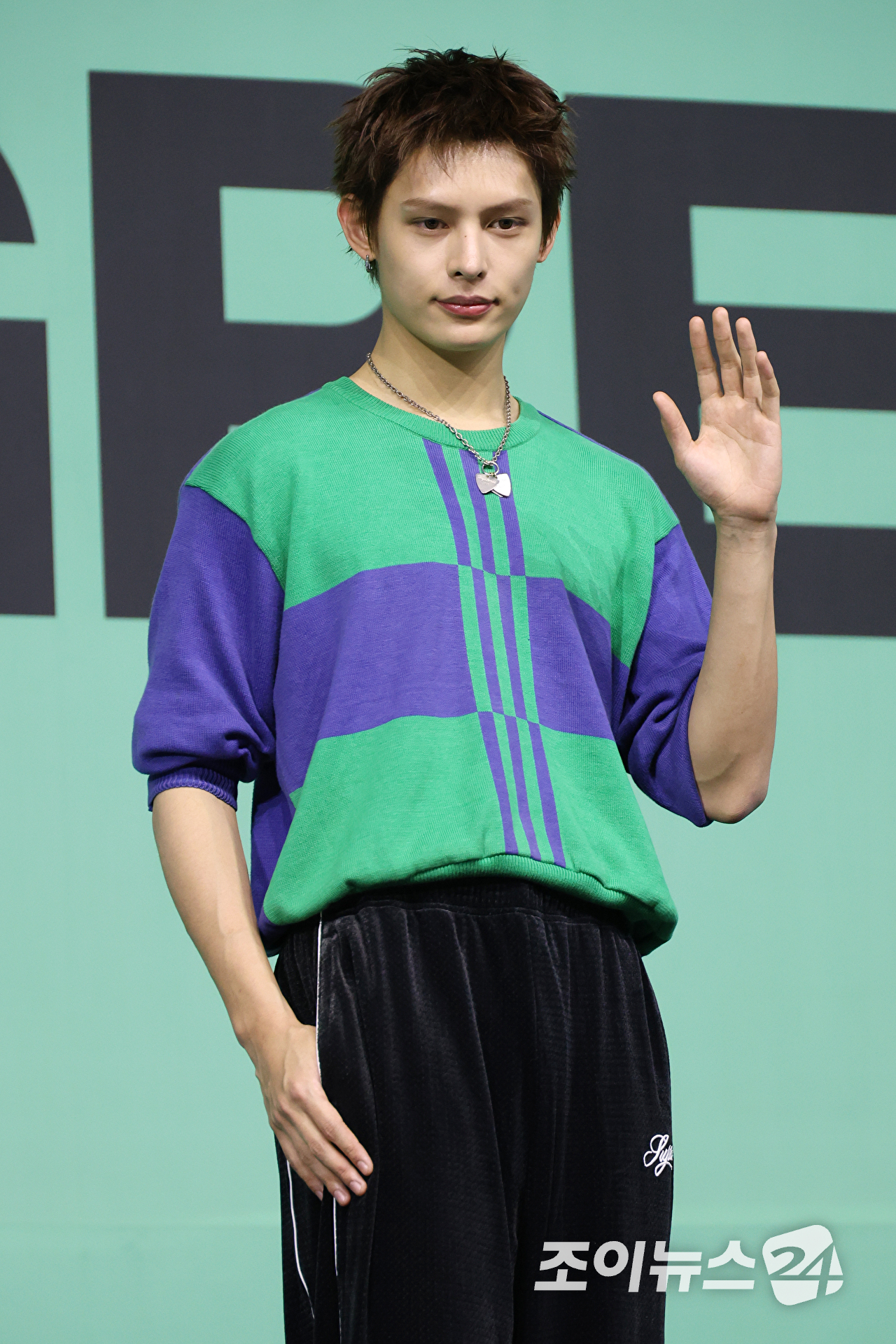 그룹 코르티스 제임스가 20일 오후 서울 광진구 광장동 예스24라이브홀에서 열린 미니 2집 '그린그린(GREENGREEN)' 발매 기념 쇼케이스에 참석해 포즈를 취하고 있다. [사진=문수지 기자]