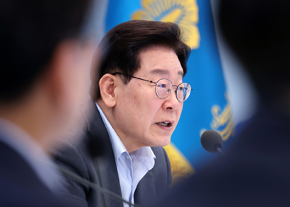 이재명 대통령이 5일 청와대 영빈관에서 열린 행안부&middot;경찰청&middot;법무부&middot;검찰청 등에 대한 부처 업무보고에서 발언하고 있다. 2026.8.5 [청와대통신사진기자단] [사진=연합뉴스]