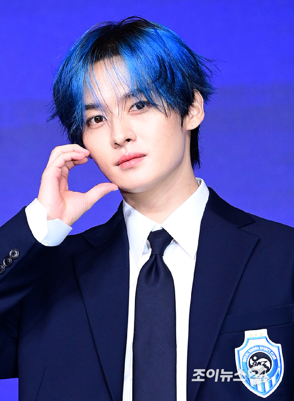 그룹 스트레이키즈 리노가&nbsp;22일 오전 서울 영등포구 여의도 콘래드호텔에서 열린&nbsp;스트레이키즈(Stray Kids) 정규 4집 '카르마' 발매 기념 기자간담회에서 포즈를 취하고 있다. [사진=정소희 기자]