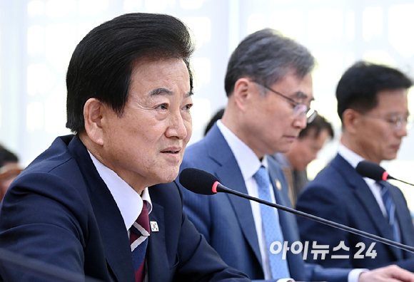 정동영 통일부장관이 28일 서울 여의도 국회에서 열린 외교통일위원회 국정감사에서 질의에 답하고 있다. [사진=곽영래 기자]