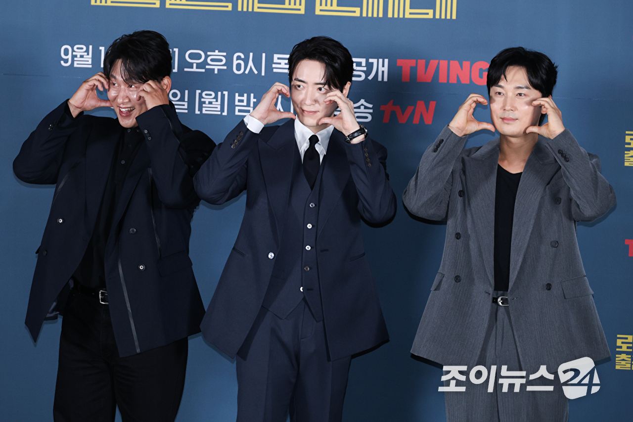 배우 오대환, 이준혁, 서현우가 8일 오전 서울 용산구 CGV 용산아이파크몰점에서 진행된 티빙 오리지널 '로또 1등도 출근합니다' 제작발표회에 참석해 포즈를 취하고 있다. [사진=문수지 기자]