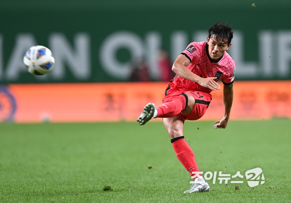 댄서 엠마가 전속계약 위반 의혹에 휘말렸다. [사진=엠마 인스타그램]