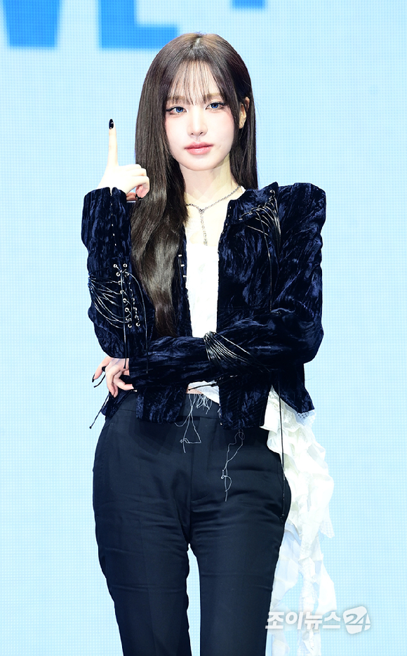 그룹 아이브 리즈가 23일 오후 서울 광진구 광장동 예스24라이브홀에서 열린 아이브(IVE) 정규 2집 '리바이브 플러스'(REVIVE+) 발매 기념 쇼케이스에 참석하고 있다. [사진=정소희 기자]