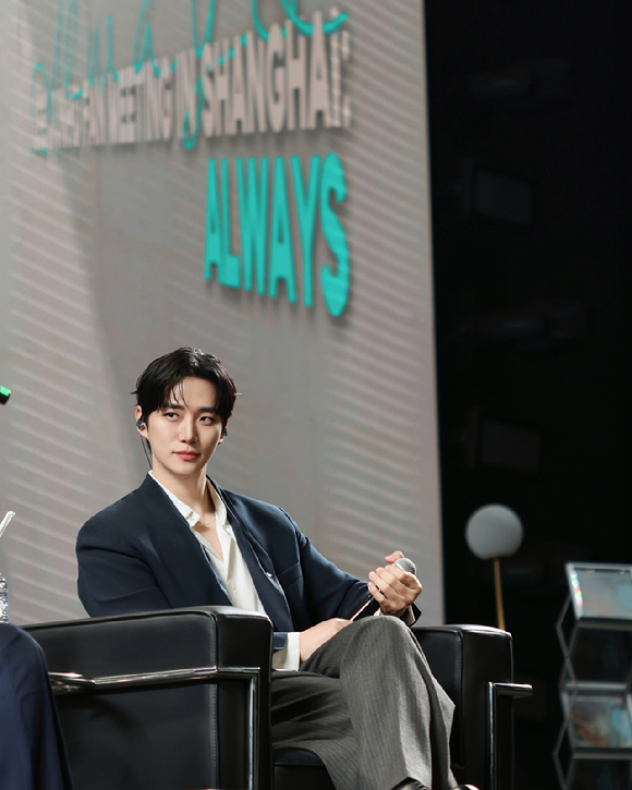 배우 이준호가 상하이 팬미팅에서 팬들을 만나고 있다. [사진=O3 Collective]