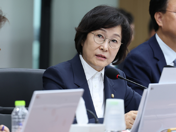 더불어민주당 오세희 의원이 19일 대구 동구 한국가스공사에서 열린 국회 산업통상자원중소벤처기업위원회의 한국가스공사, 한국석유공사, 강원랜드, 대한석탄공사, 한국가스기술공사, 한국가스안전공사, 한국석유관리원, 한국광해광업공단에 대한 국정감사에서 질의하고 있다. 2026.10.19 [사진=연합뉴스]