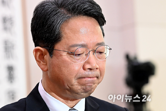 김승원 법무부 장관 후보자가 15일 서울 여의도 국회 법제사법위원회에서 열린 인사청문회에서 가족 관련 질의에 답변하고 있다. [사진=곽영래 기자]