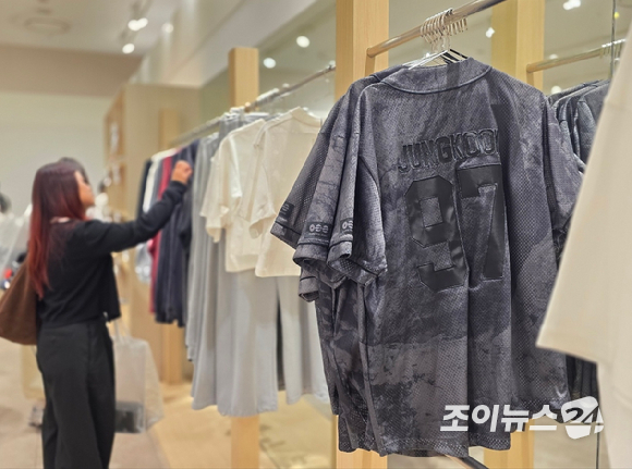 12일 부산시 해운대구 해운대 해수욕장에서 열린 'BTS 더 시티 아리랑 부산' 오프라인 액티비티 '러브 송 라운지', '러브 쿼터' 현장 이미지. [사진=정지원 기자]