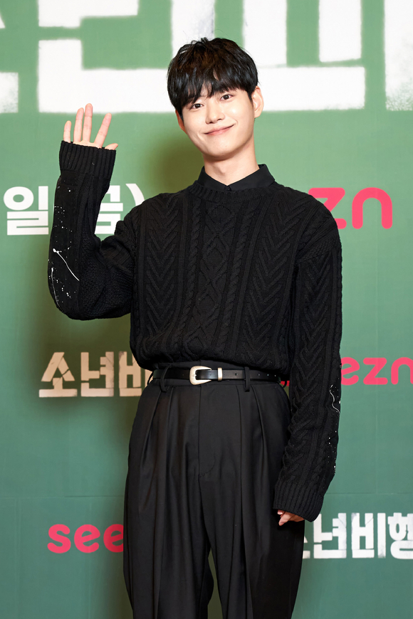 배우 한세진이 22일 온라인으로 진행된 OTT seezn 오리지널 '소년비행' 제작발표회에 참석해 포즈를 취하고 있다. [사진=seezn]