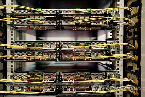 중국산 광트랜시버, 美 규제서 제외…AI 데이터센터 업계 '안도'