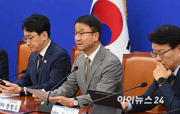 한병도 더불어민주당 원내대표가 20일 서울 여의도 국회에서 열린 국정감사 대책회의에서 발언하고 있다. [사진=곽영래 기자]