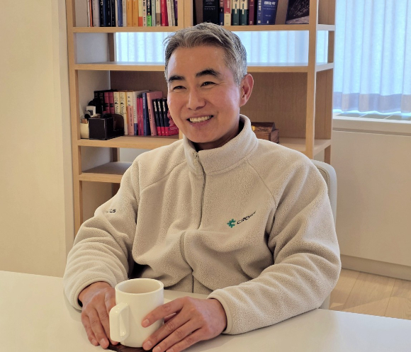 장현국 넥써쓰 대표가 아이뉴스24와 인터뷰를 진행하고 있다. [사진=넥써쓰]