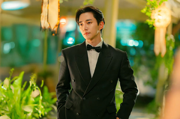 배우 이준호가 tvN 토일드라마 '태풍상사'에서 열연하고 있다. [사진= tvN]