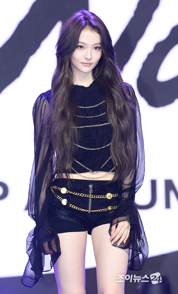 그룹 미야오 엘라가 1일 오후 서울 마포구 상암동 큐브컨벤션센터에서 열린 미야오(MEOVV) EP 2집 '바이트 나우(BITE NOW)' 미디어 쇼케이스에 참석하고 있다. [사진=정소희 기자]