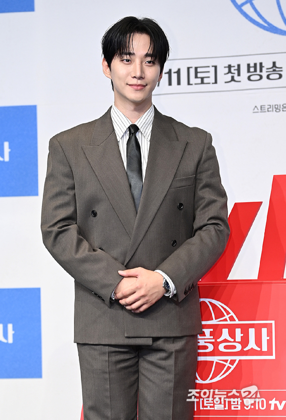 [포토] 이준호 &apos;초보 상사맨&apos;