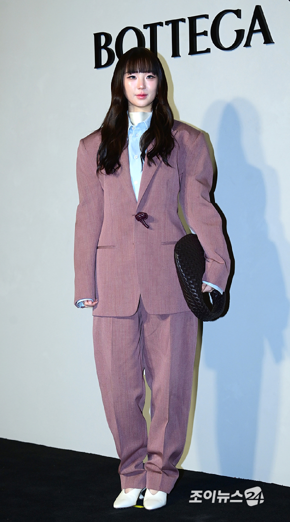 태국 배우 칸야위 송무앙이 28일 오후 서울 성동구 성수동 에스팩토리D동에서 열린 보테가 베네타 2026 여름 프라이빗 뷰 포토콜 행사에 참석하고 있다. [사진=정소희 기자]