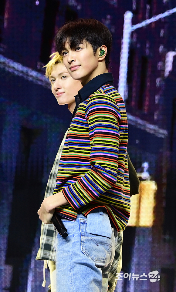 그룹 코르티스 건호가 18일 오후 서울 용산구 블루스퀘어에서 열린 코르티스(CORTIS) 데뷔 쇼케이스 '컬러 아웃사이드 더 라인스'(COLOR OUTSIDE THE LINES)에 참석하고 있다. [사진=정소희 기자]