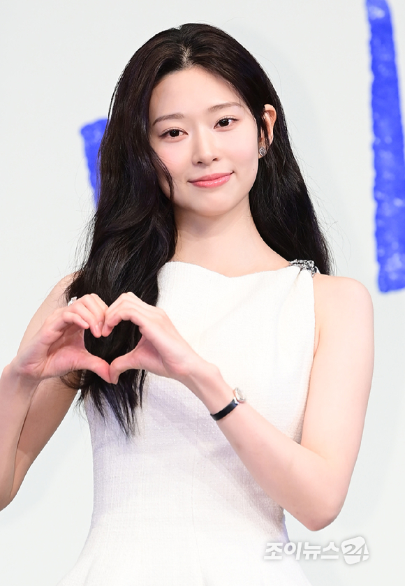 배우 김민주가 5일 서울 구로구 신도림동 더링크서울 트리뷰트포트폴리오 호텔에서 열린 JTBC 새 금요시리즈 '샤이닝' 제작발표회에 참석하고 있다. [사진=정소희 기자]