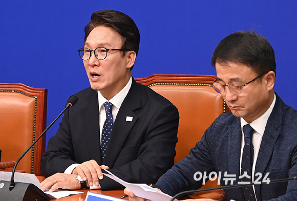 김민석 더불어민주당 당대표가 21일 서울 여의도 국회에서 열린 최고위원회의에서 발언하고 있다. [사진=곽영래 기자]