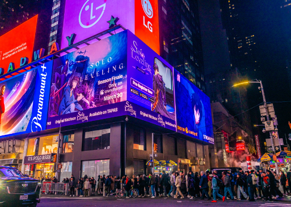 뉴욕 타임스퀘어에서 진행 중인 '나 혼자만 레벨업: 어라이즈' 옥외 광고. [사진=넷마블]