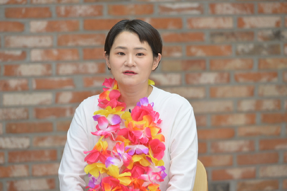 KBS가 '전국노래자랑'의 MC 김신영을 갑작스럽게 하차시킨 이유에 대해 직접 입을 열었다. [사진=KBS]