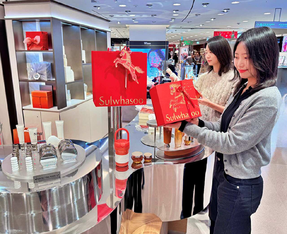 롯데백화점이 2026년 첫 정기 세일을 진행한다. [사진=롯데백화점]