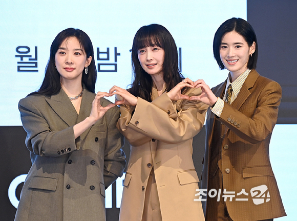 [포토] 이청아-이나영-정은채 '아너 : 그녀들의 법정' 많이 사랑해주세요